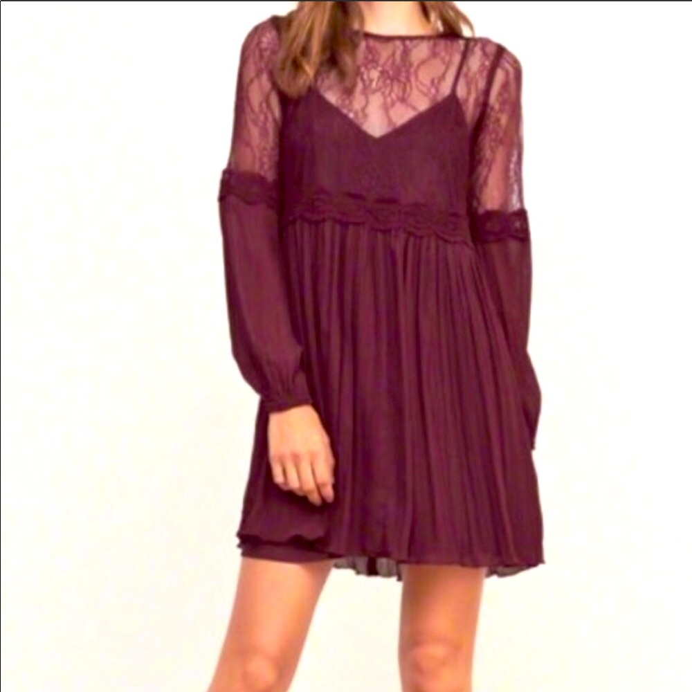 Abercrombie & Fitch Lace-Sleeved Swing Dress